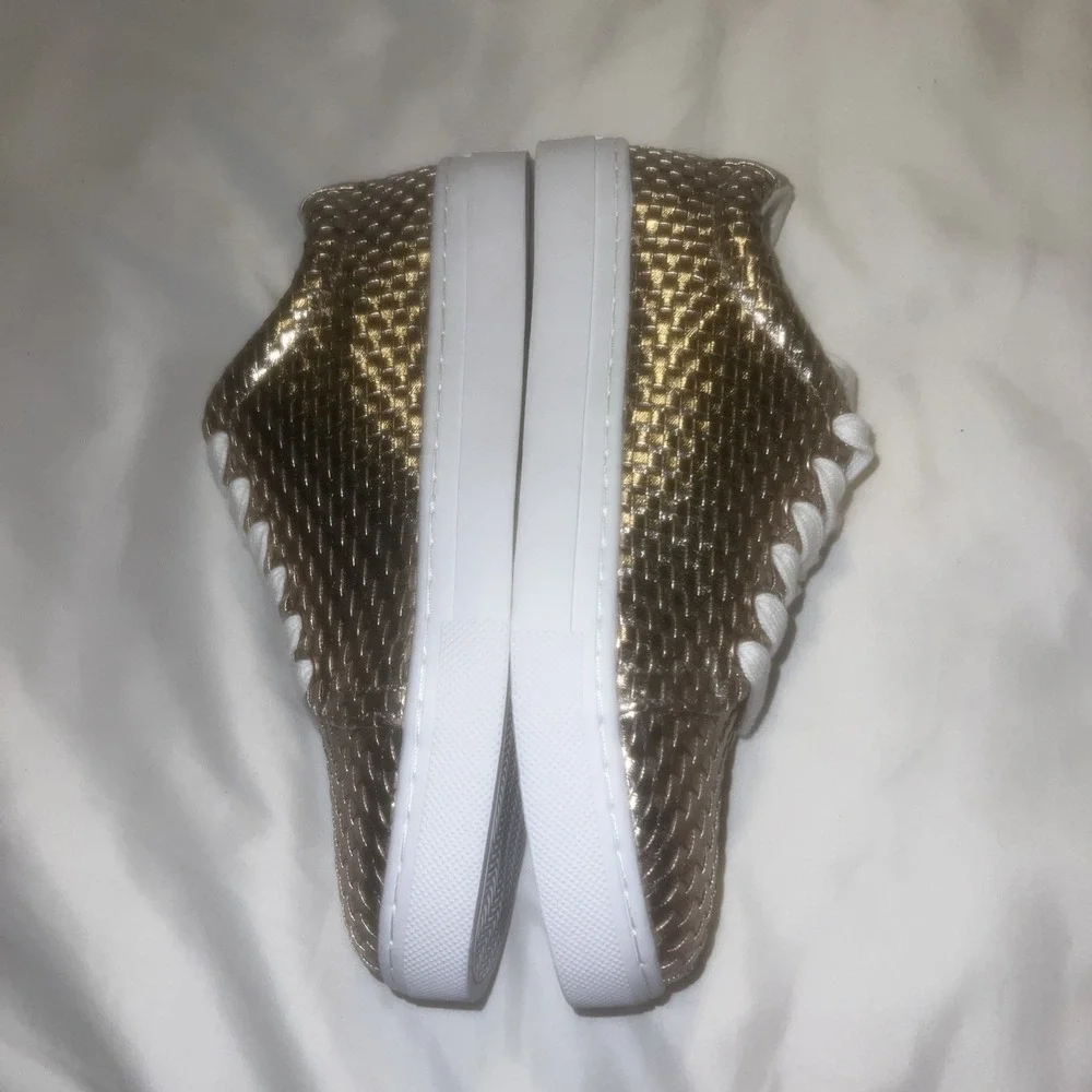 NEW-Isaac Mizrahi~sz-8.5~Lt Pink Rose Gold Woven Fabric Lace up Blaine Sneakers